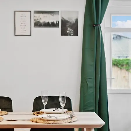 公寓 Am Hainich - 6 Personen, King-size-betten, Netflix, Nationalpark