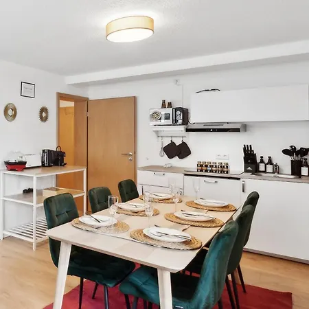 Apartment Am Hainich - 6 Personen, King-size-betten, Netflix, Nationalpark *